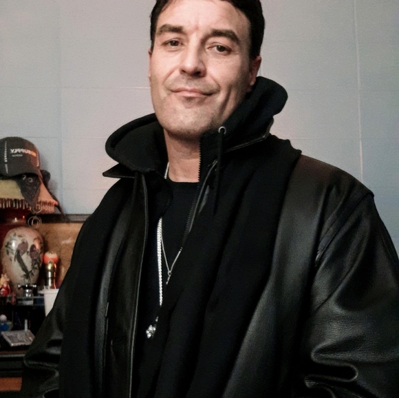 Meet your Posher, Tim - Picture 2 of 4